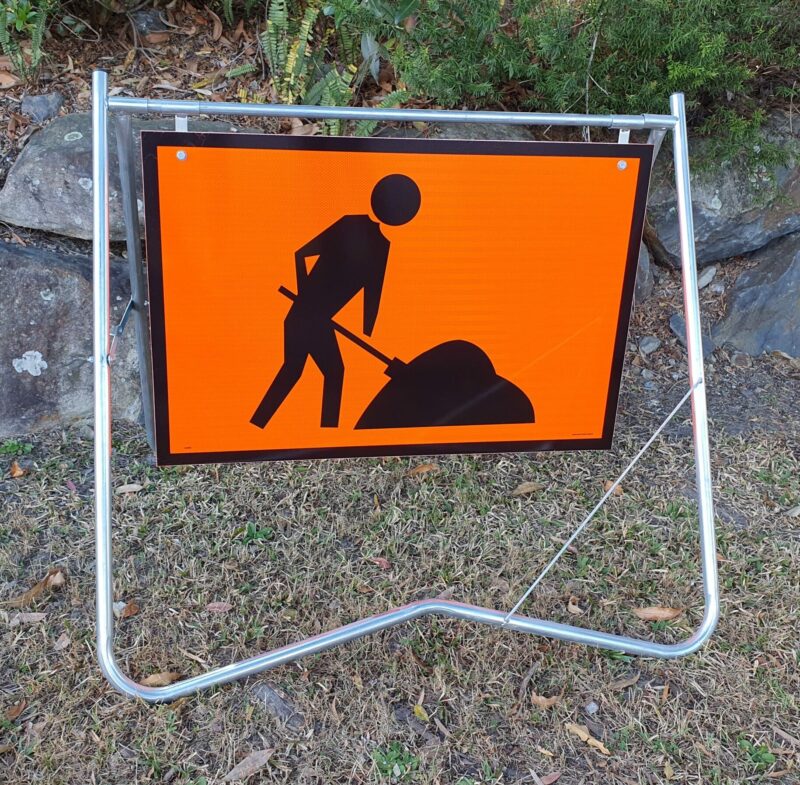 Workmen Ahead Sign and Gal Stand 900 x 600   A4009